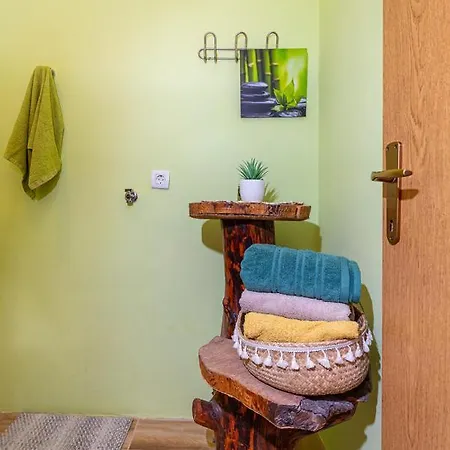 Maris * Novigrad (Dalmatia)