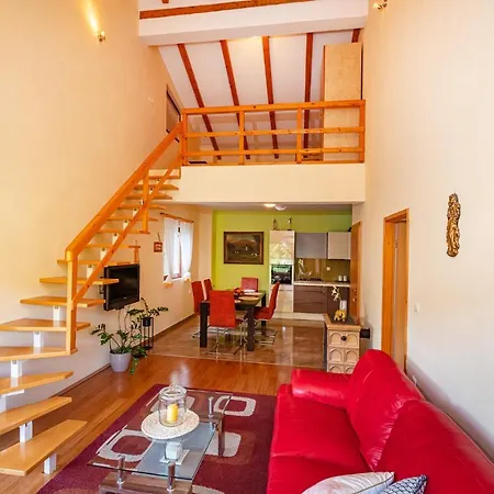 Maris Apartment