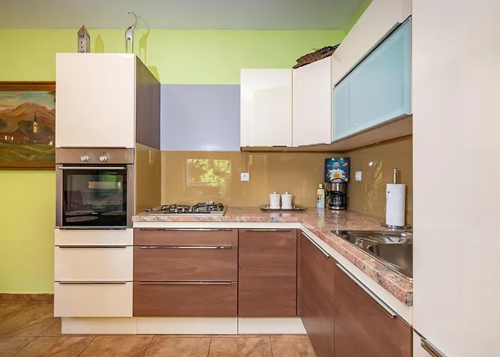 Maris * Novigrad (Dalmatia)